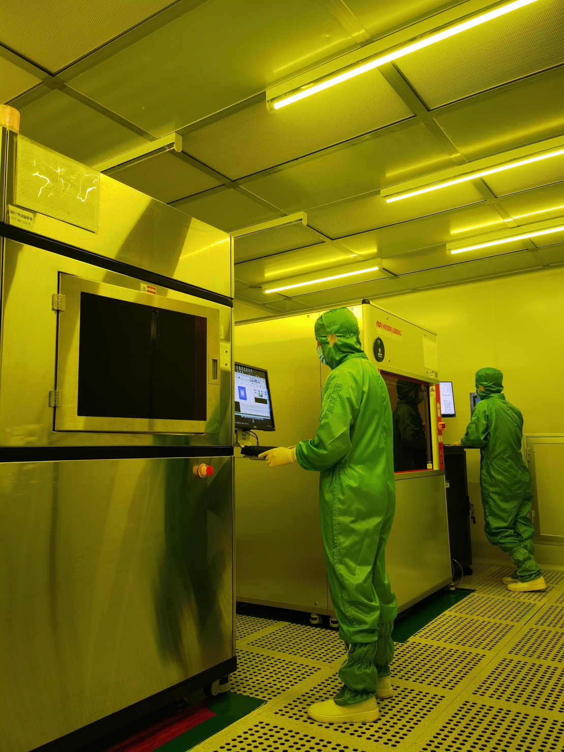 採用德國海德堡光刻機製作