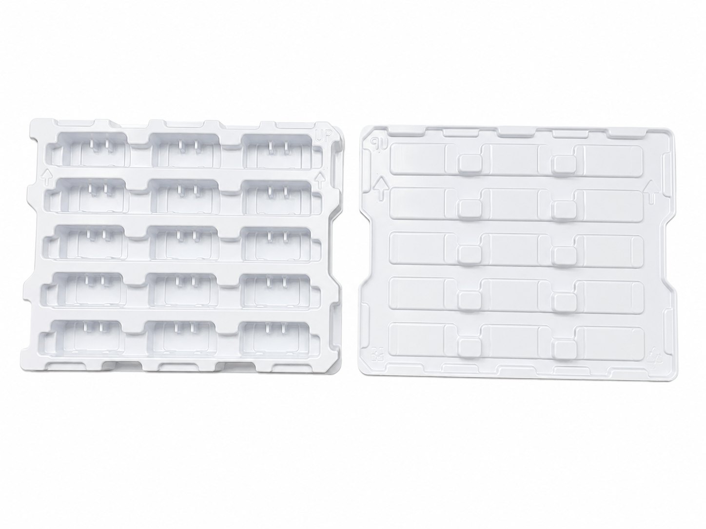 白色製程用 Tray 盤開蓋，具方向標示與多穴位設計